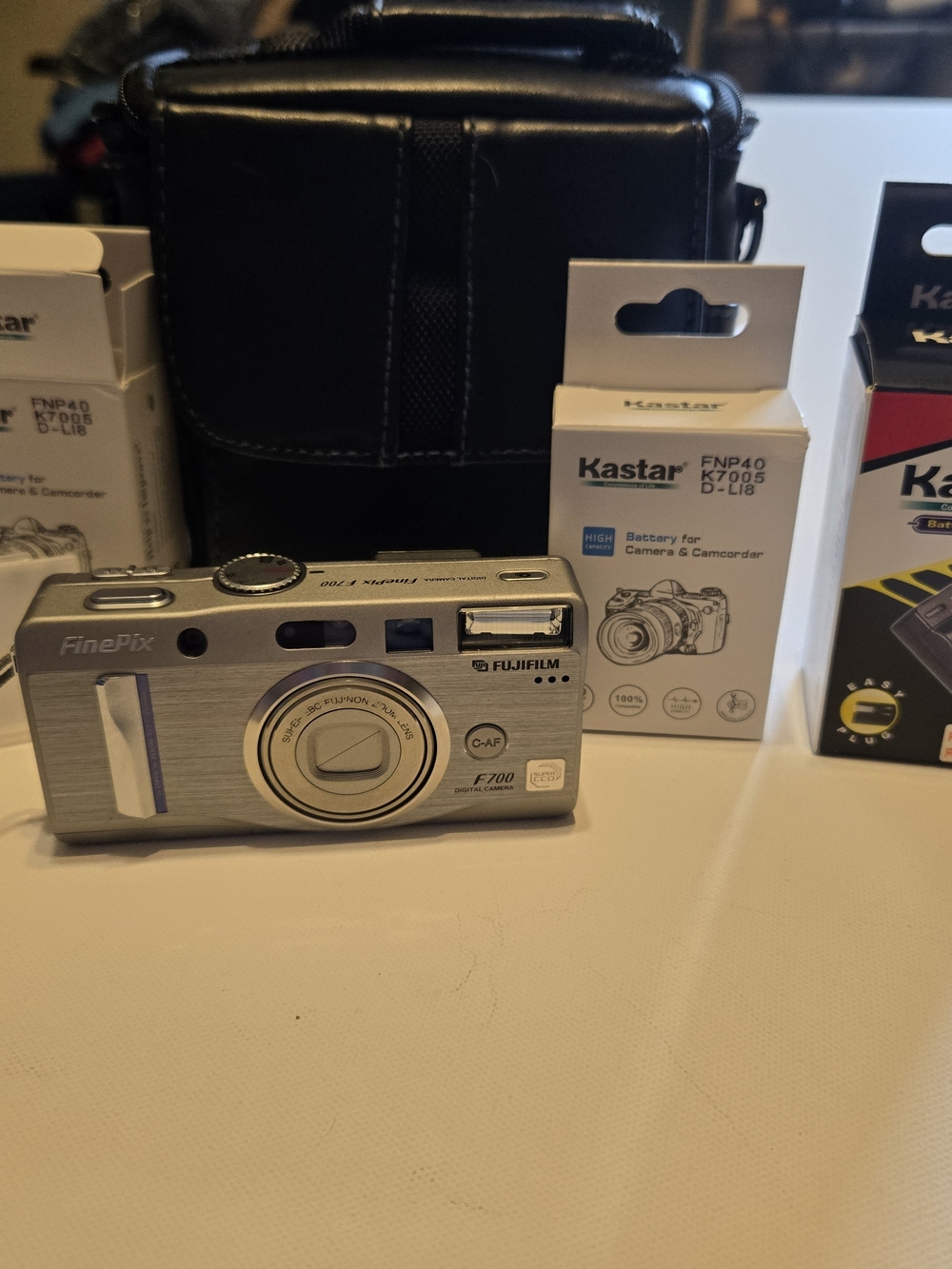 Fujifilm FinePix F700 Silver Compact Digital Camera Tested